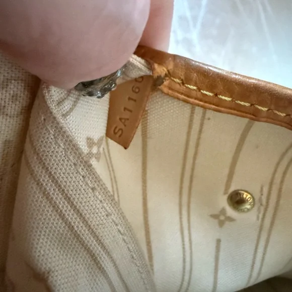 Authentic Louis Vuitton Neverfull SA1160 - Picture 12 of 14